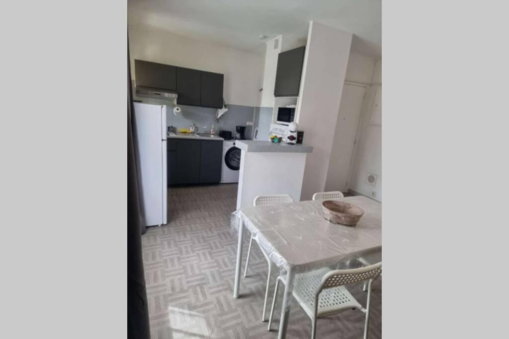 Bel Appartement Avec Balcon Et Parking Prive لو بوزيت المظهر الخارجي الصورة